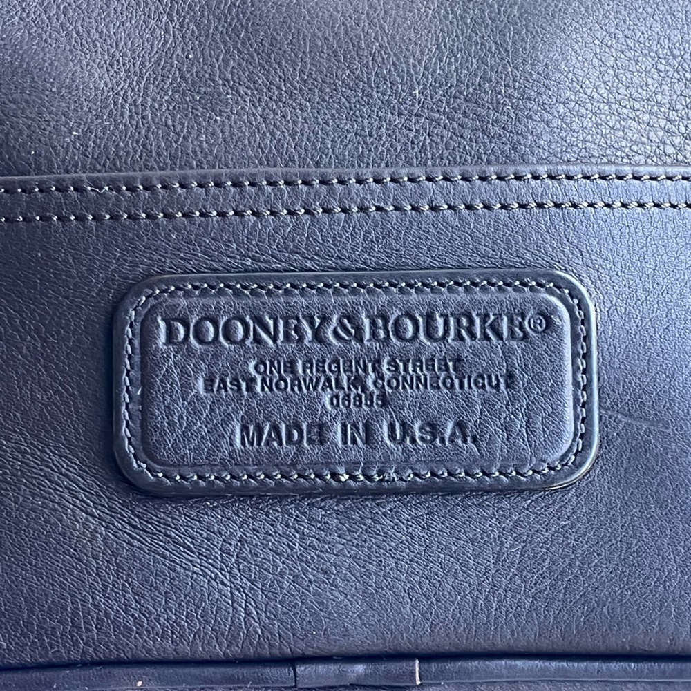 MINI VINTAGE DOONEY & BOURKE MINI COMPACT DARK BROWN SHOULDER BAG - Picture 10 of 13